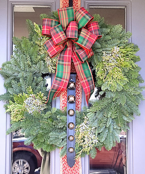 Wreath with bells