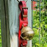 Display strap in RED leather with 4 Swedish bells